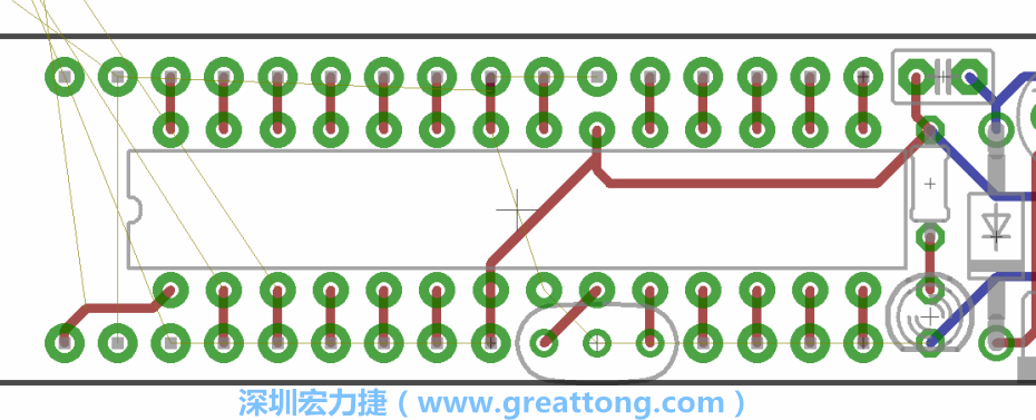 諧振器應(yīng)擺放在ATmega微控制器的針腳8、9和10旁邊，在共鳴器和微控制器中間的高頻信號(hào)線應(yīng)該要愈短愈好，此外，其它的信號(hào)線應(yīng)該要遠(yuǎn)離這個(gè)區(qū)域且配置在諧振器的下方，這樣做是為了防止不必要的無(wú)線電波干擾。